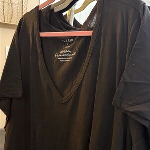 Torrid Black girlfriend tee v neck NWOT 6 X